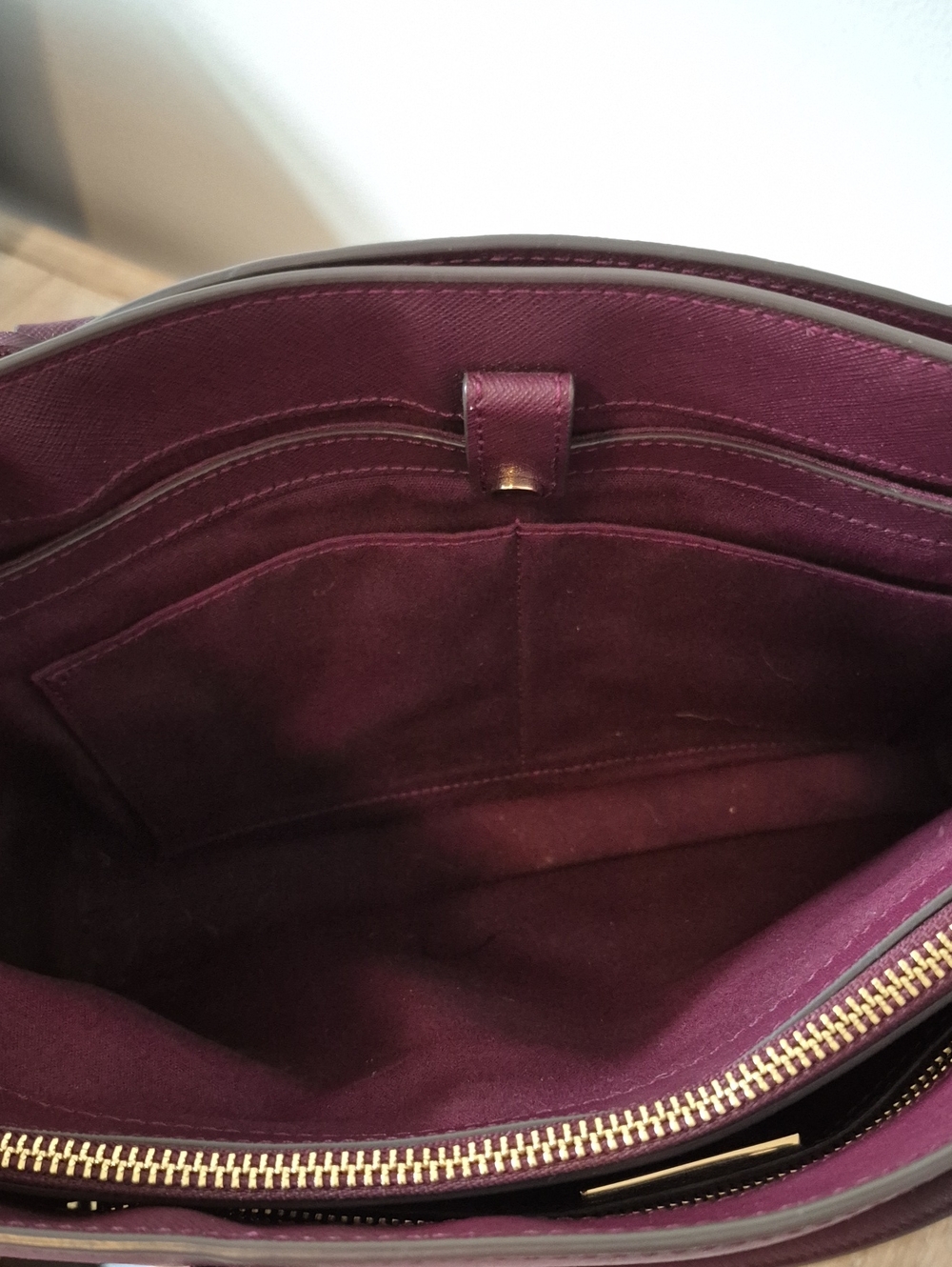 Tory Burch Robinson Burgundy Tote Bag - Picture 8 of 16